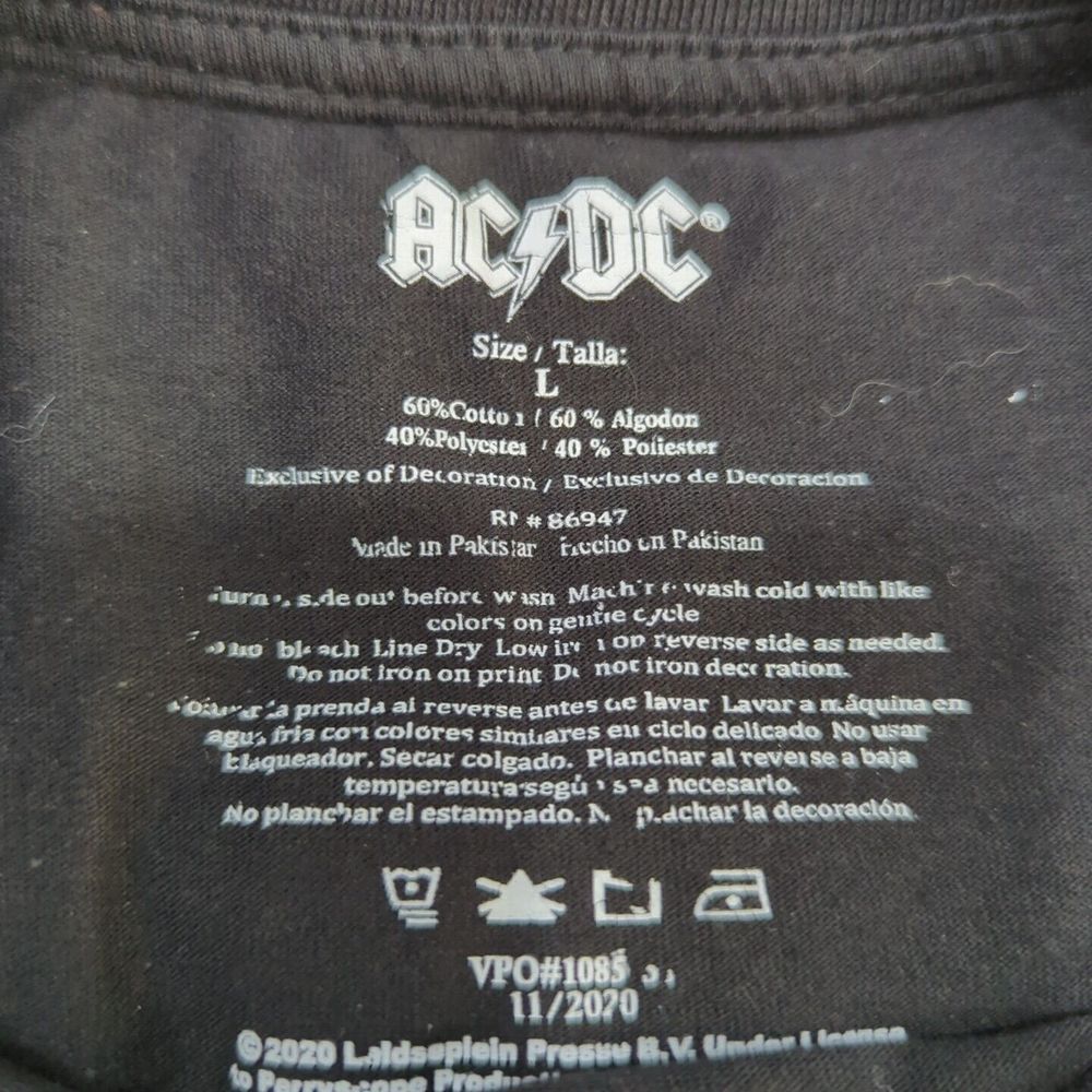 AC/DC Women's Size Large Black Studded Sleeve Leopard Print Cropped T‎ Shirt 496 - Picture 5 of 7